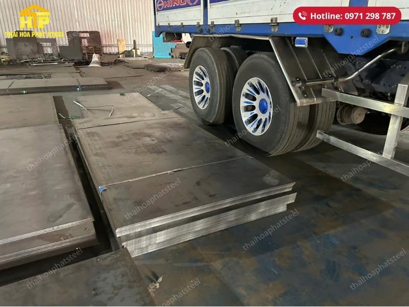 Giao 10 tấn thép tấm cho công trình tại Long An