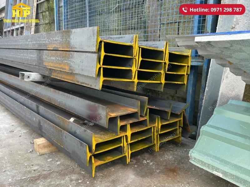 Giao 3 tấn thép hình I cho công trình tại Long An