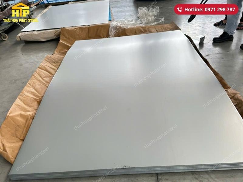 Giao 4 tấn thép tấm mạ kẽm cho công trình tại Củ Chi, Thành phố Hồ Chí Minh