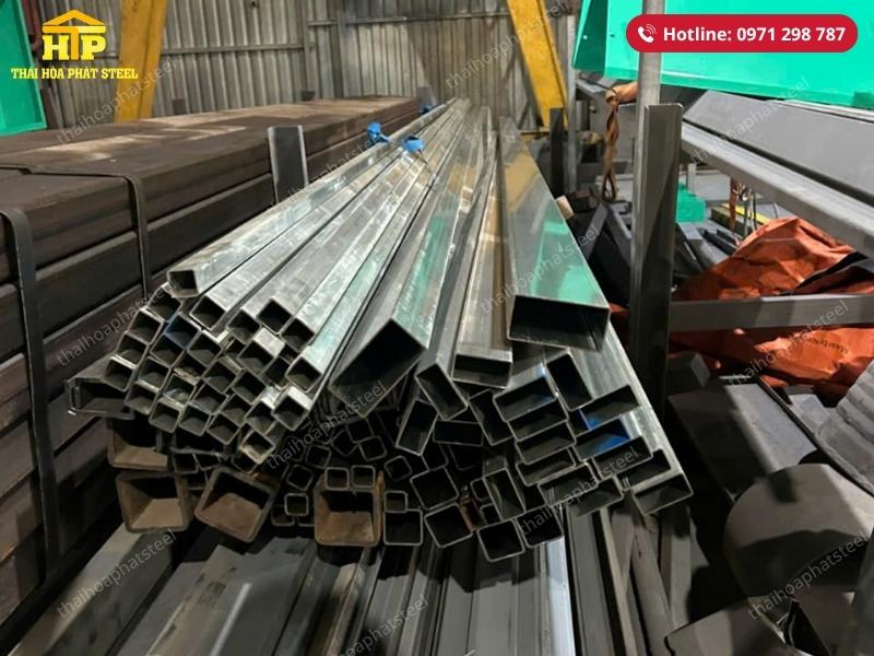 Giao 8 tấn thép hộp cho công trình tại Long An