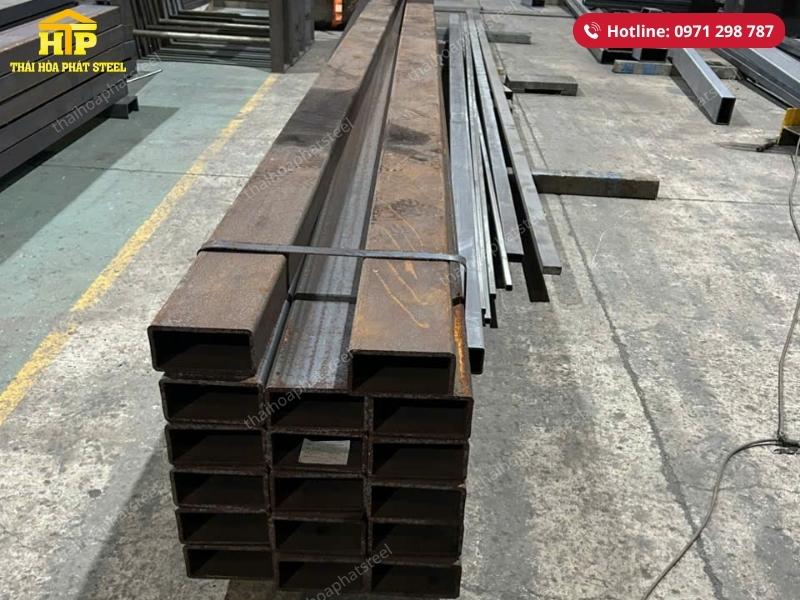 Giao 8 tấn thép hộp cho công trình tại Long An