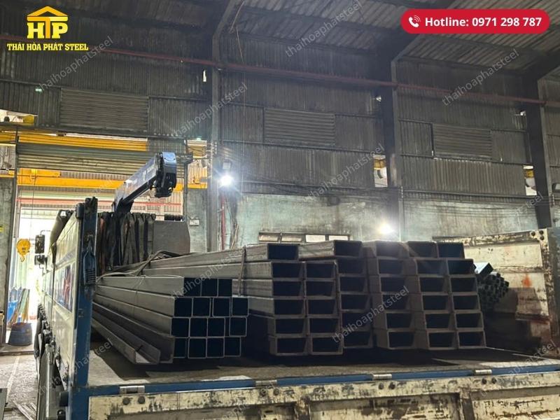 Giao 8 tấn thép hộp cho công trình tại Long An