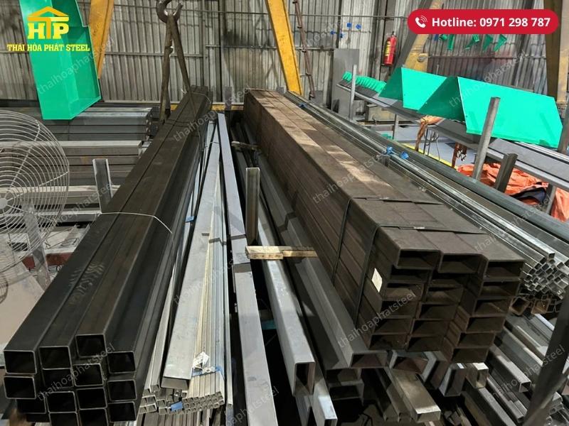 Giao 8 tấn thép hộp cho công trình tại Long An