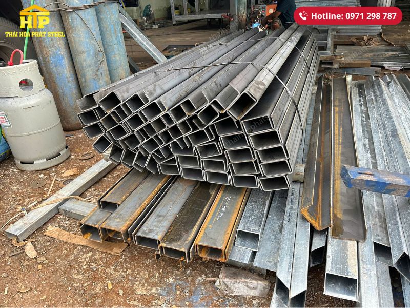 Giao 5 tấn thép tấm và tấm chấn U cho công trình tại Đồng Nai