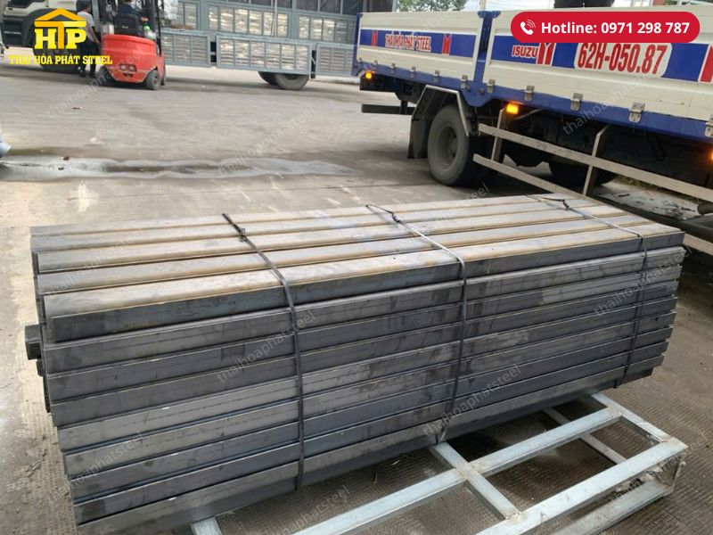 Giao 5 tấn thép tấm và tấm chấn U cho công trình tại Đồng Nai