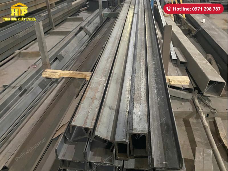 Giao 10 tấn thép hộp và thép hình cho công trình tại Long An