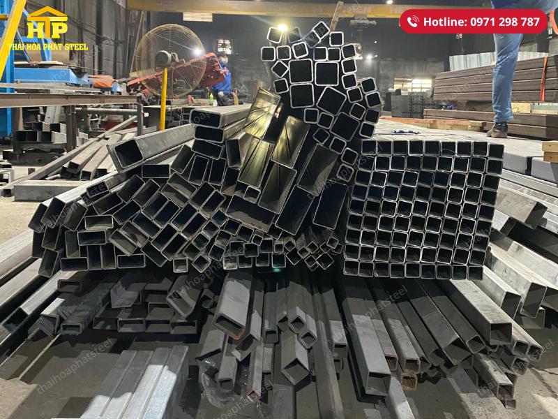 Giao 10 tấn thép hộp và thép hình cho công trình tại Long An