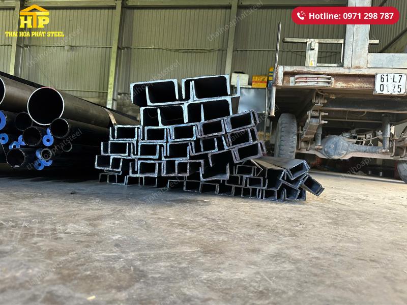 Giao 10 tấn thép tấm, thép ống và thép hình U cho công trình tại Long An