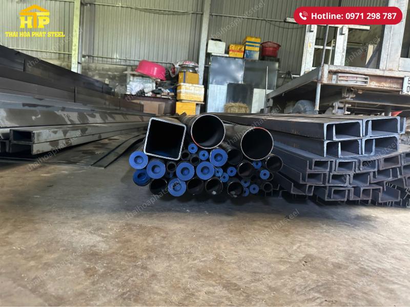 Giao 10 tấn thép tấm, thép ống và thép hình U cho công trình tại Long An