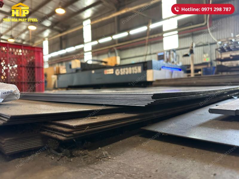 Giao 12 tấn thép tấm và thép hộp mạ kẽm cho công trình tại Nhà Bè, TP.HCM