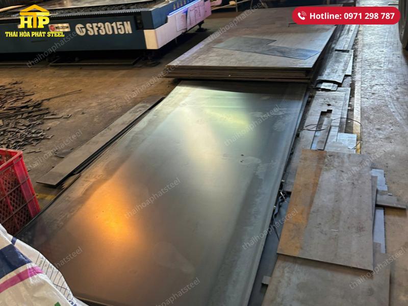 Giao 12 tấn thép tấm và thép hộp mạ kẽm cho công trình tại Nhà Bè, TP.HCM