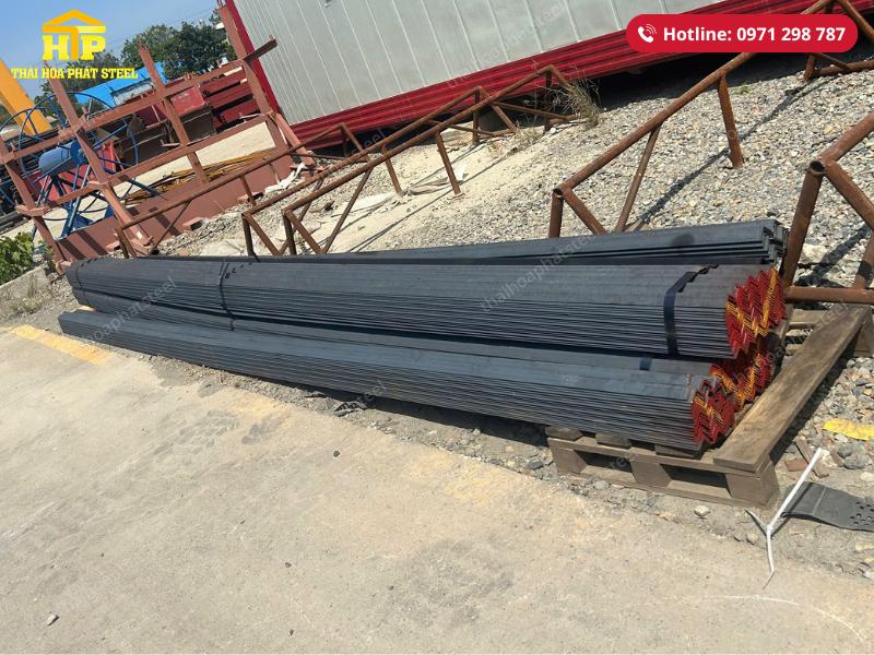 Giao 6 tấn thép hình V cho công trình tại Vũng Tàu
