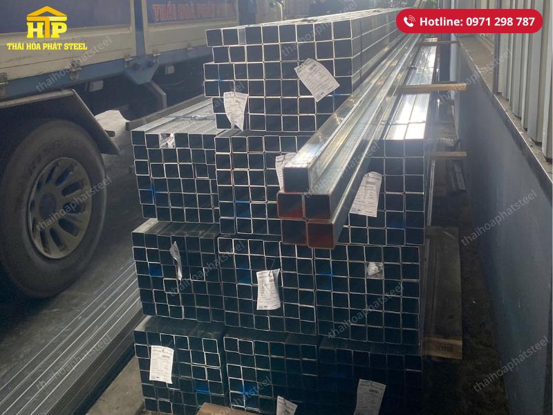 Giao 6 tấn thép hộp mạ kẽm Hoà Phát cho công trình tại Long An