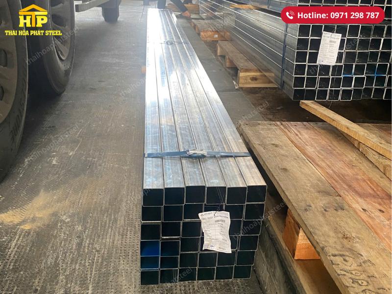 Giao 6 tấn thép hộp mạ kẽm Hoà Phát cho công trình tại Long An
