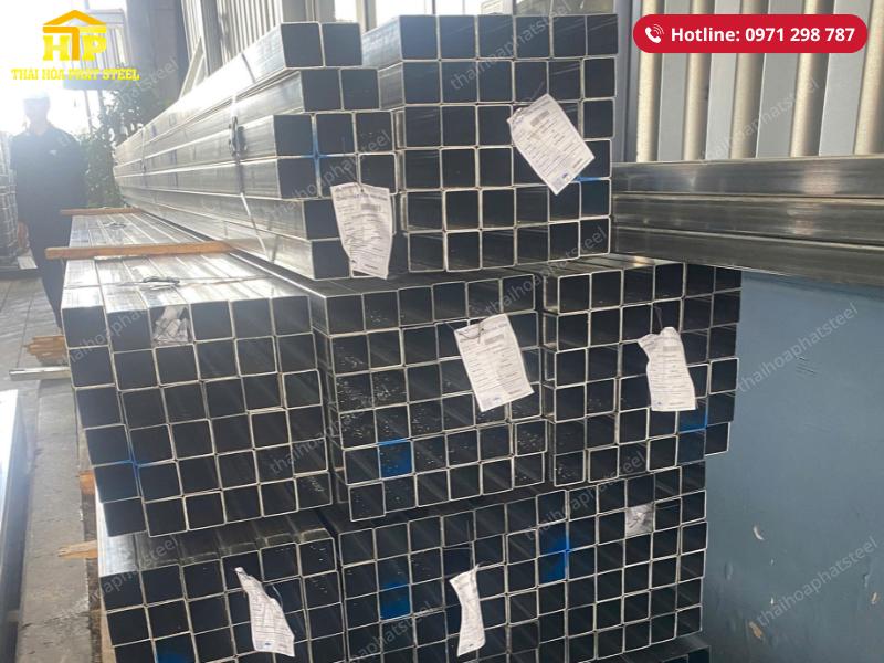 Giao 6 tấn thép hộp mạ kẽm Hoà Phát cho công trình tại Long An